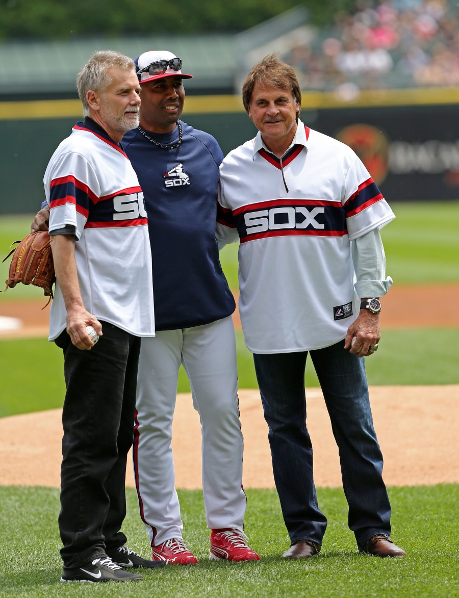 LOOK: White Sox manager Tony La Russa appears to nearly fall