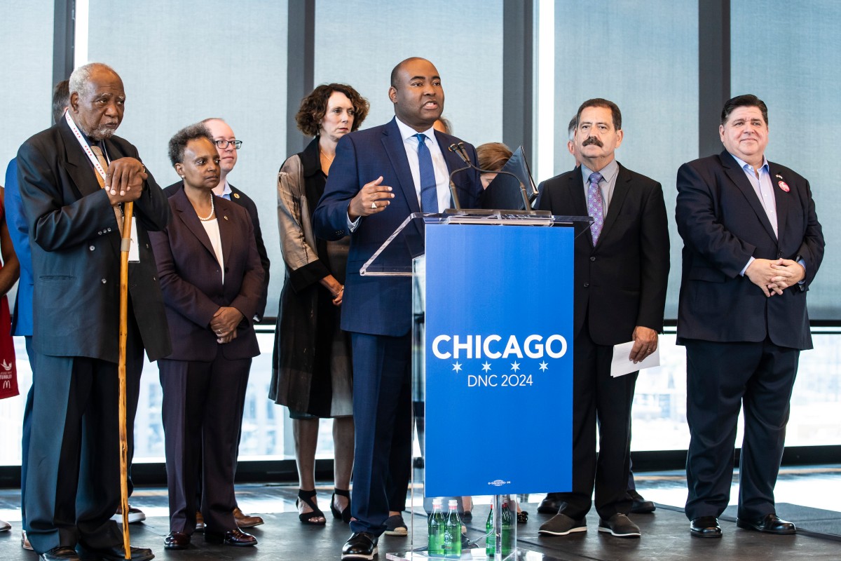 What’s the political significance of Chicago hosting the 2025 DNC