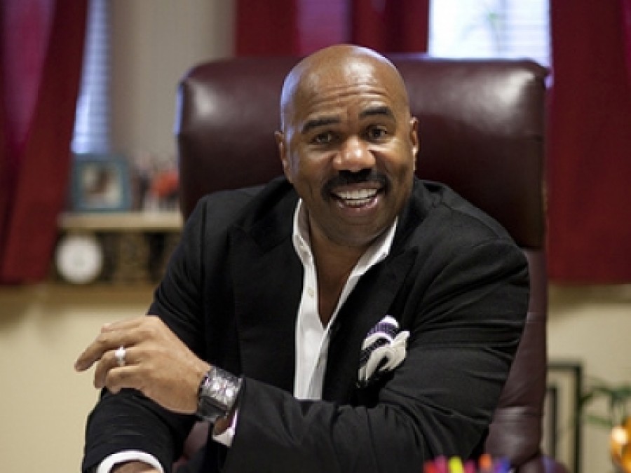 Steve Harvey Wears an Elegant Hublot Watch at InvestFest 2022 – Robb Report