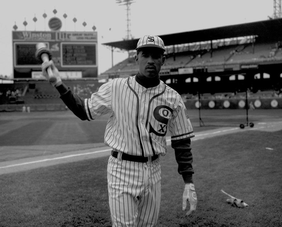 When Ozzie Guillen made Michael Jordan buy him beer as a White Sox