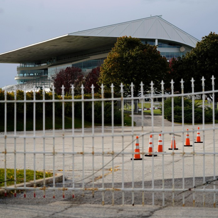 Chicago Bears To Begin Tearing Down Grandstand of Former