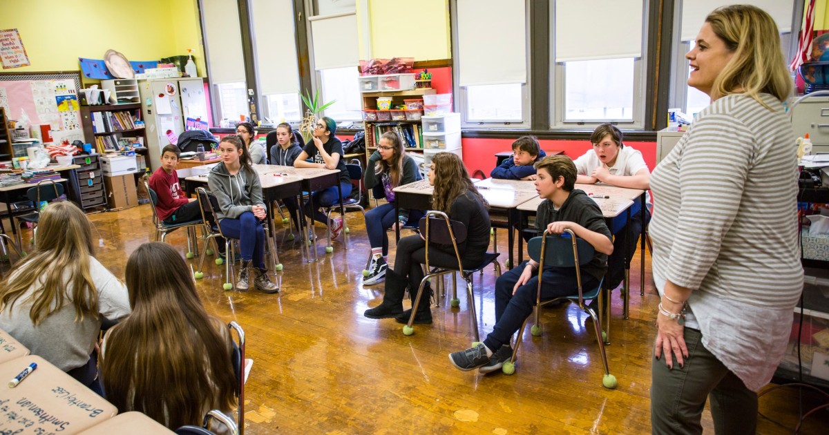 Illinois middle schoolers have to pass a civics ed class. How do you make sure it sticks?