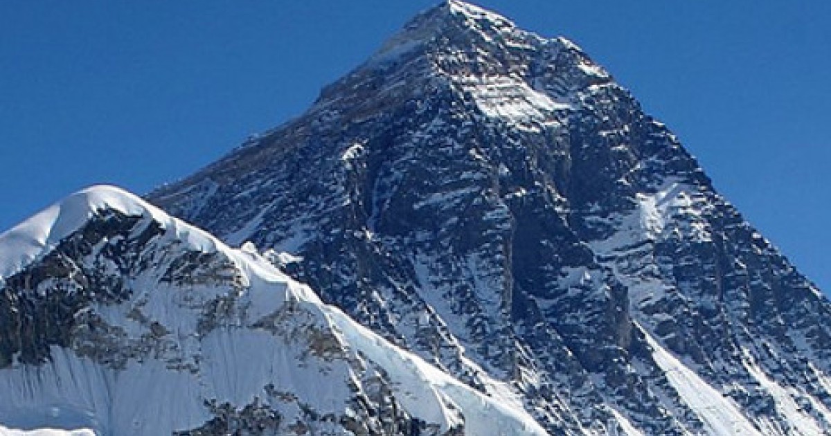 Самые высокие горы на земле уральские гималаи. Гора Эверест (Джомолунгма). Гималаи. Джомолунгма (Гималаи) - 8848. Ханнелора Шматц Эверест. Эверест джамалумба.