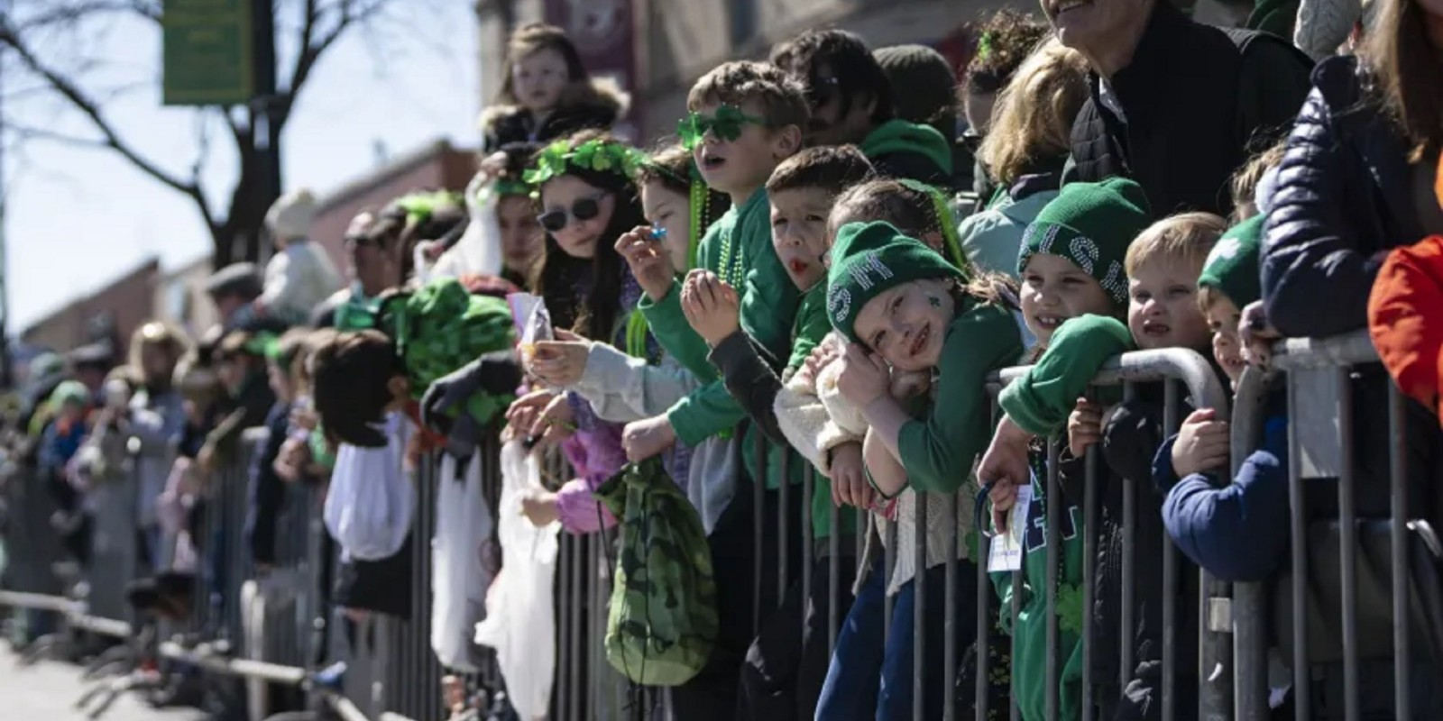 South Side Irish Parade covers Chicago’s Beverly neighborhood in a sea