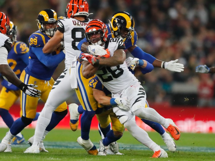 Cincinnati Bengals Brandon Johnson gets a hold of St. Louis Rams