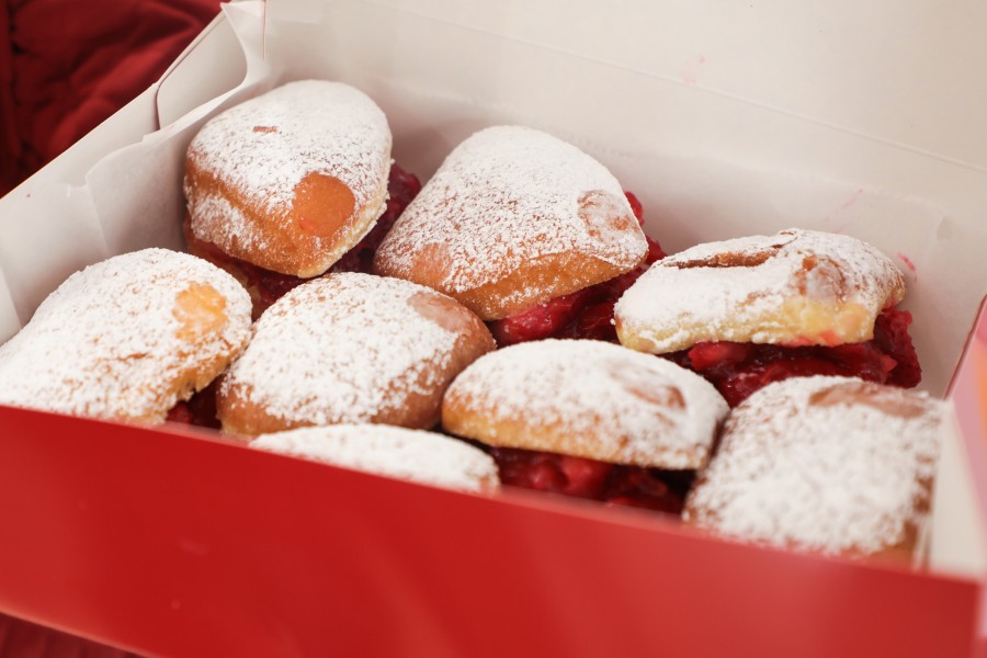 Bridgeport Bakery is poised to sell 10,000 of its famous paczki WBEZ