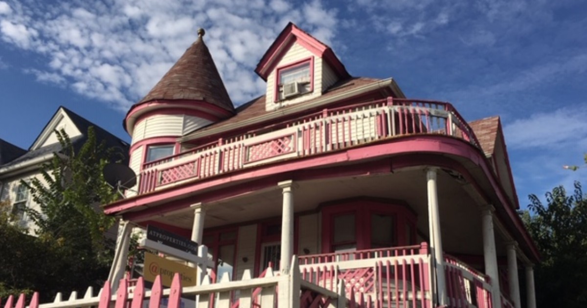 A Giant Pink House Is Up For Sale In Austin | WBEZ Chicago