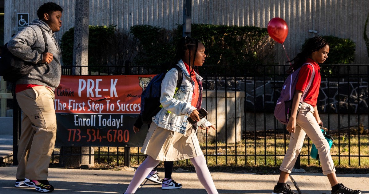 CPS reopening: Here's what the 1st day back was like at one Chicago school  - Chicago Sun-Times