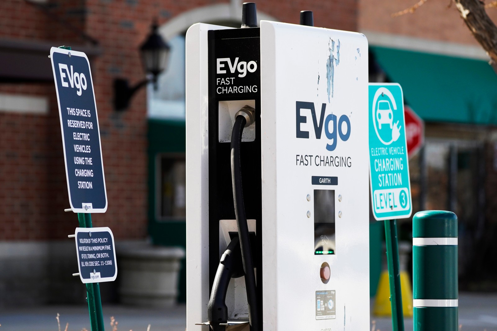 how-to-get-illinois-4-000-electric-vehicle-rebate-wbez-chicago