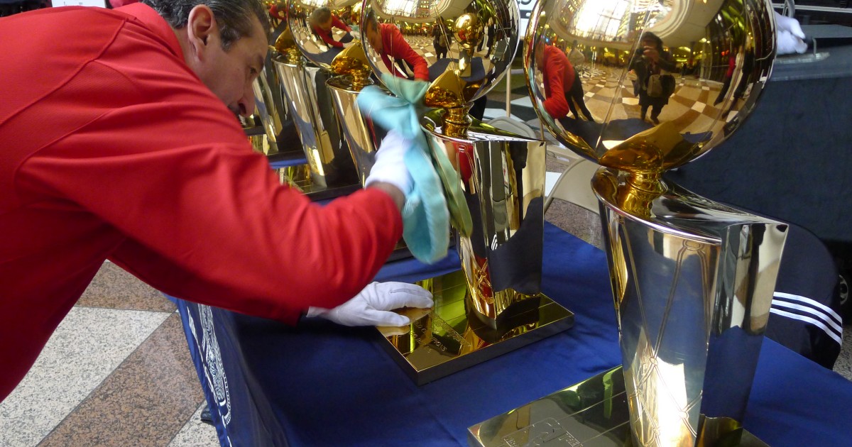 Fans find Bulls trophies on display in Lisle 'mesmerizing