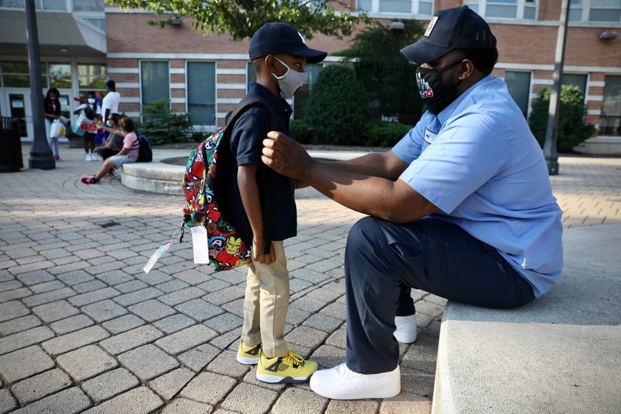 Chicago Public Schools Will Require Masks When Classes Resume