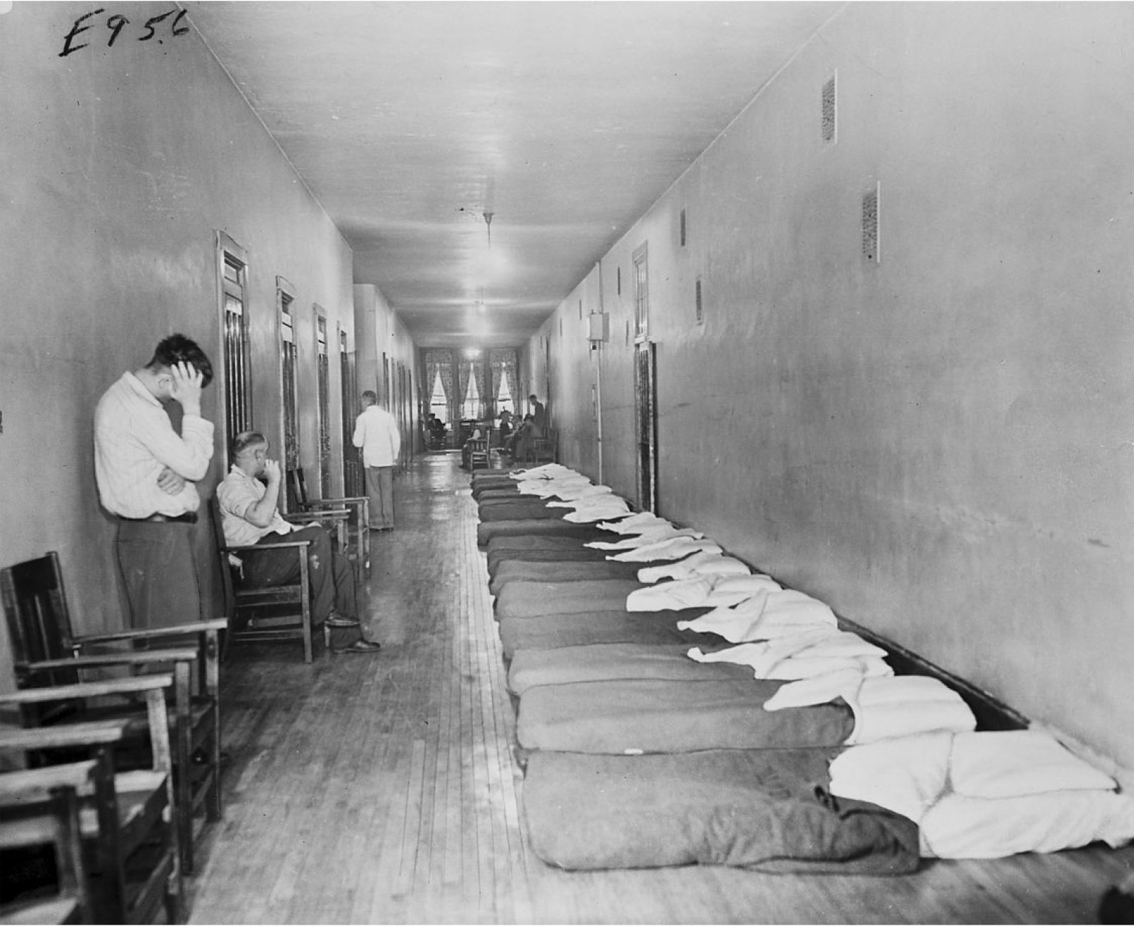 what-life-was-like-in-mental-hospitals-in-the-early-20th-century