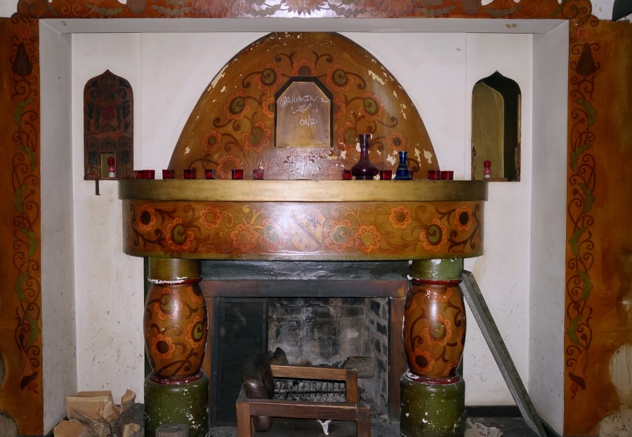Fireplace inside Klas Restaurant