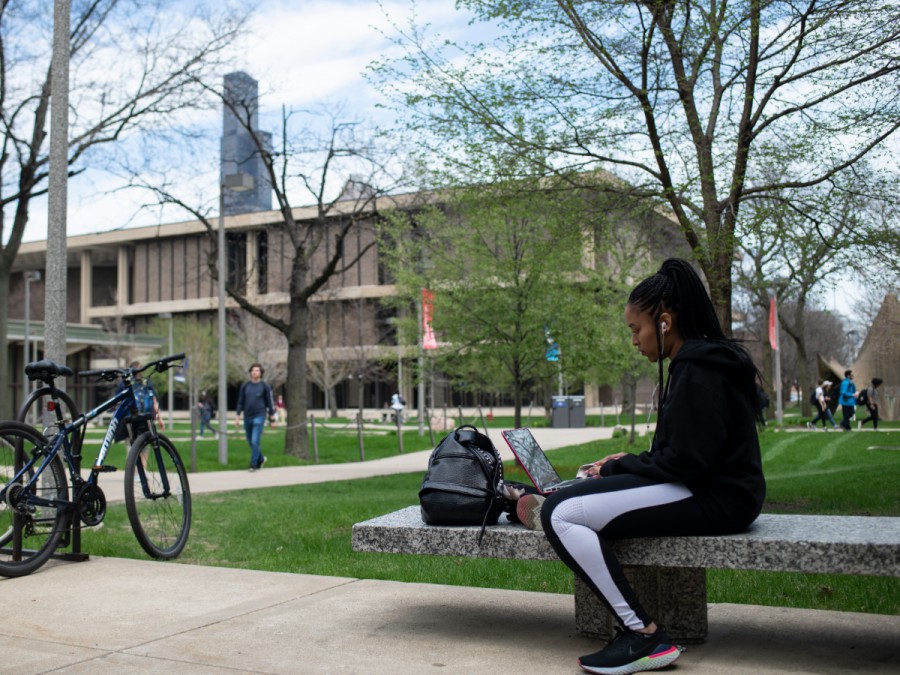 Value, Quality and Location' Helping to Boost UIC Enrollment | WBEZ Chicago