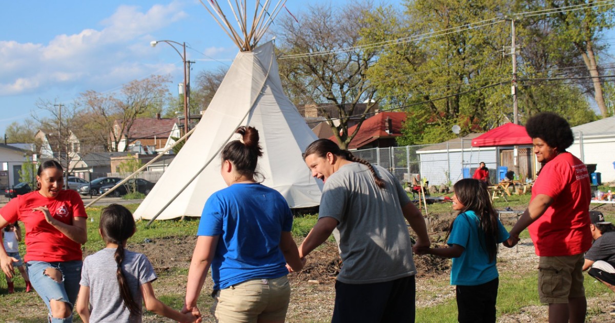 Chicago’s Native American Community Opens First Nations Garden | WBEZ