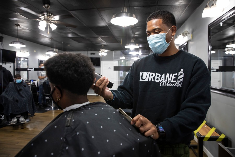 Confess Project Trains Black Barbers To Help With Black Men's Stress | WBEZ  Chicago