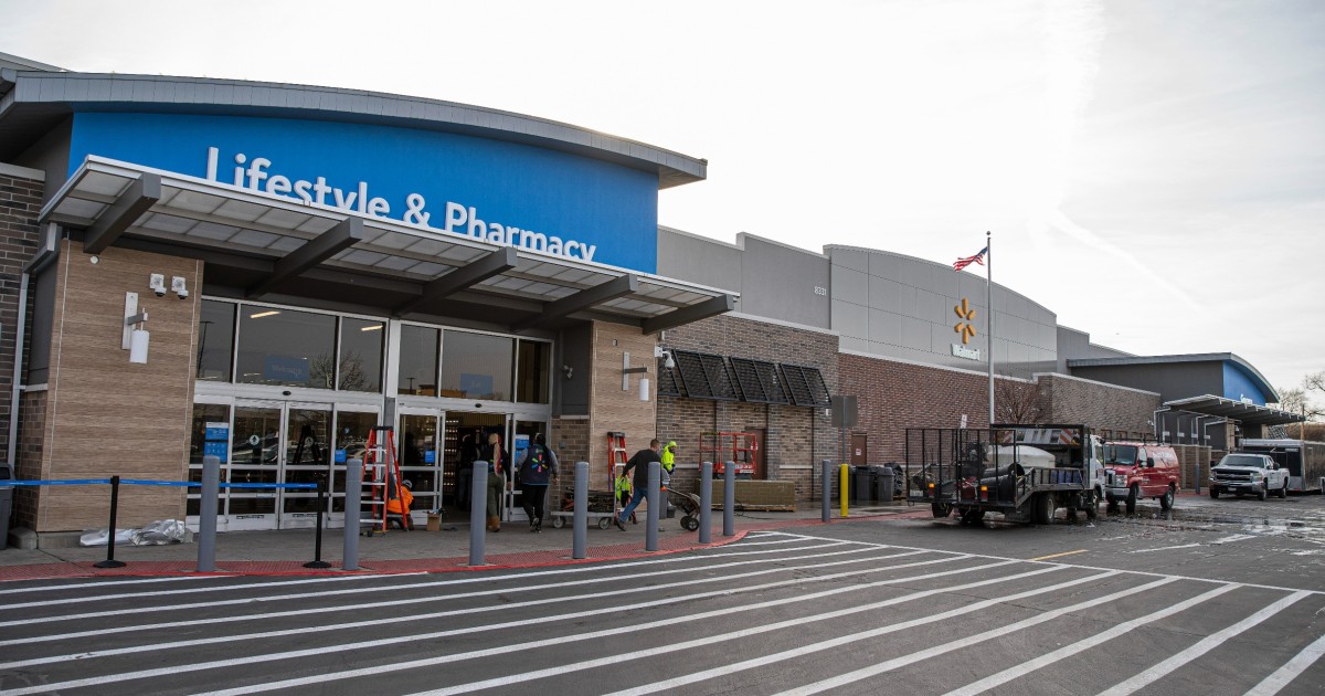 Walmart will close four Chicago stores by Sunday WBEZ Chicago