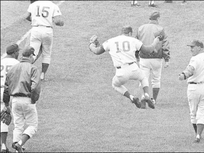 Ron Santo, Chicago Cubs legend on the field and in broadcast booth, passes  away at the age of 70 – New York Daily News